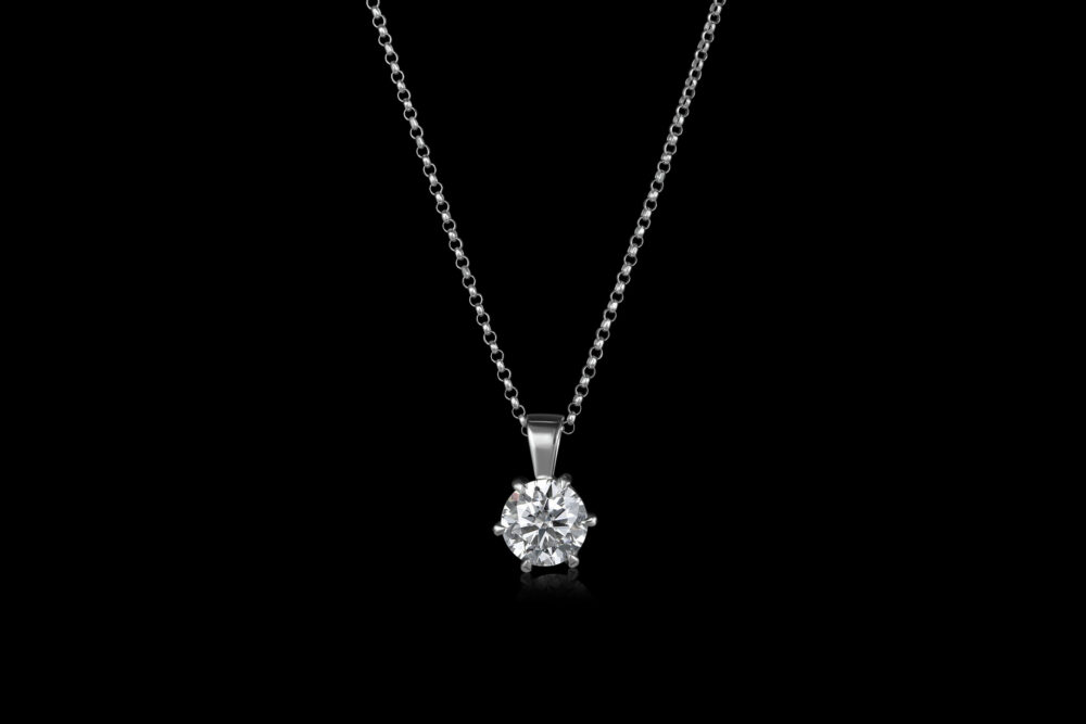 Claw Solitaire Necklace 10041