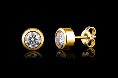 Naomi Bezel Earrings Yellow Gold